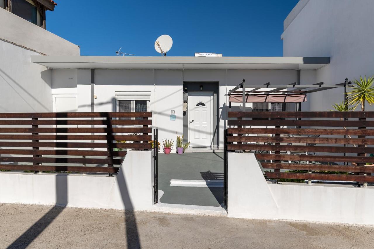 Sweet Home Kremasti Exterior photo