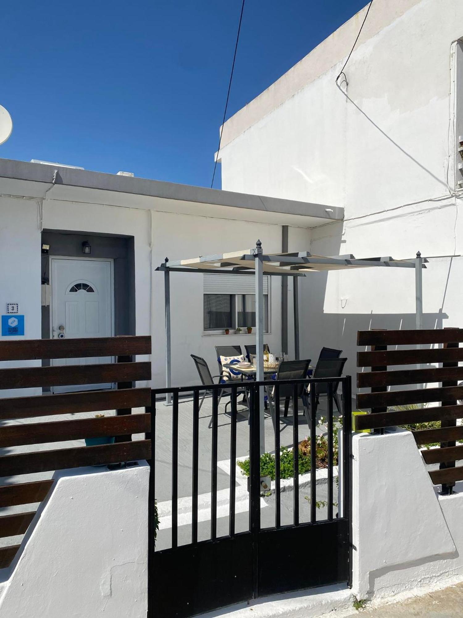Sweet Home Kremasti Exterior photo